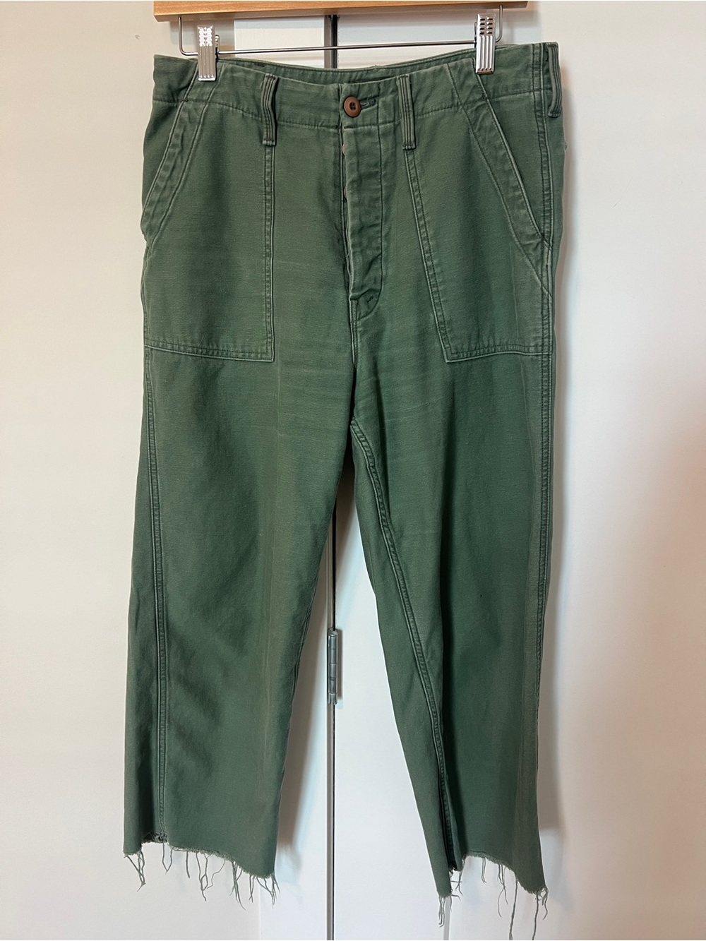 MOTHER Hunter Green Cropped Pants Size 28